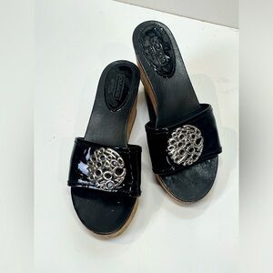 COACH Black‎ patent leather platform slides size 6.